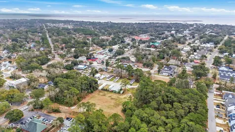 1228 N Lord Street Southport NC 28461