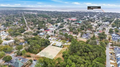 1228 N Lord Street Southport NC 28461