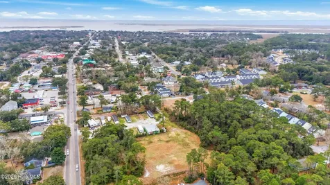 1228 N Lord Street Southport NC 28461