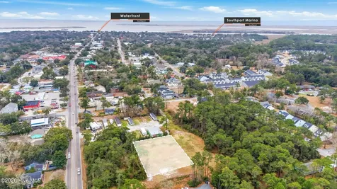 1228 N Lord Street Southport NC 28461