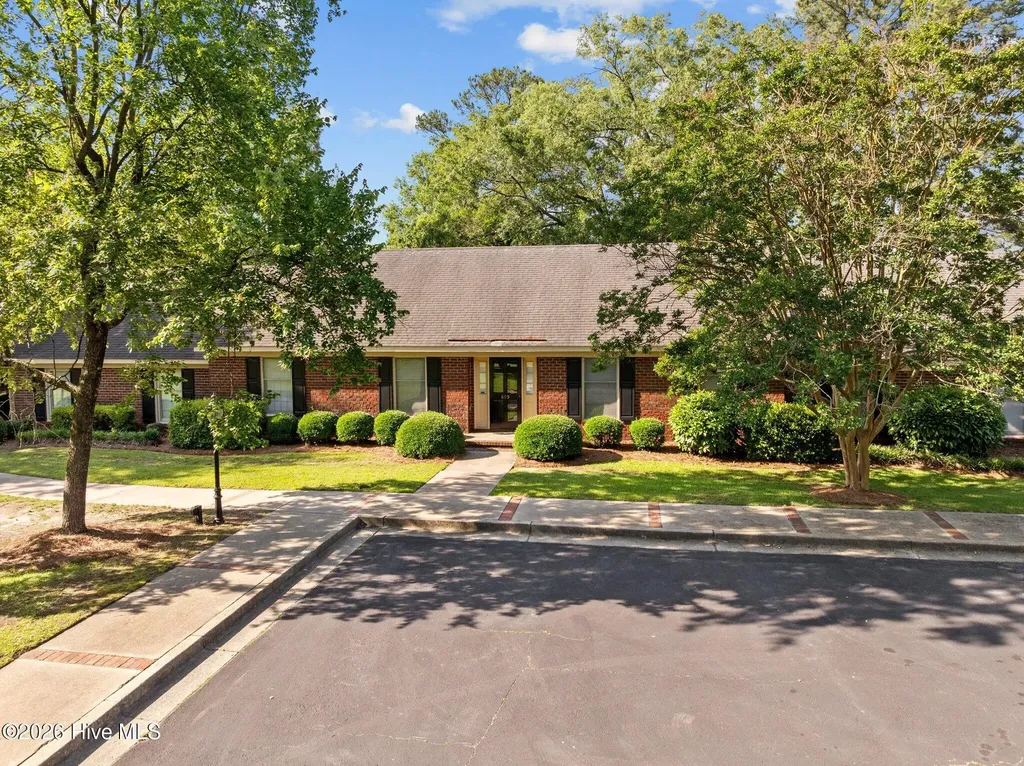 809 Greenbriar Road Kinston NC 28501