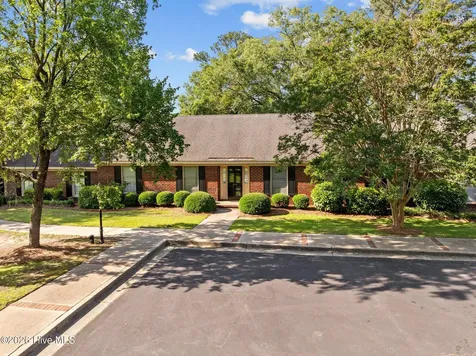 809 Greenbriar Road Kinston NC 28501
