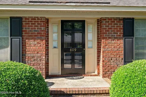 809 Greenbriar Road Kinston NC 28501