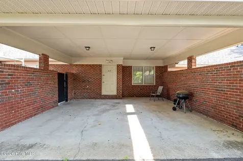 809 Greenbriar Road Kinston NC 28501