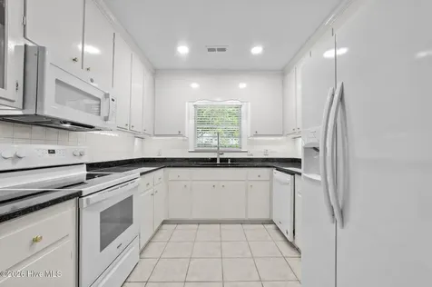 809 Greenbriar Road Kinston NC 28501