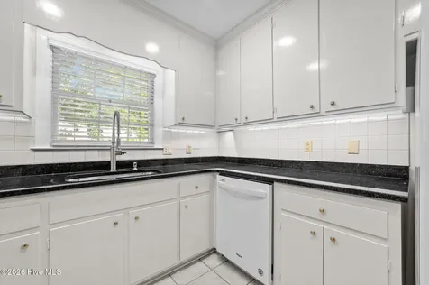 809 Greenbriar Road Kinston NC 28501