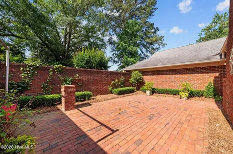809 Greenbriar Road Kinston NC 28501