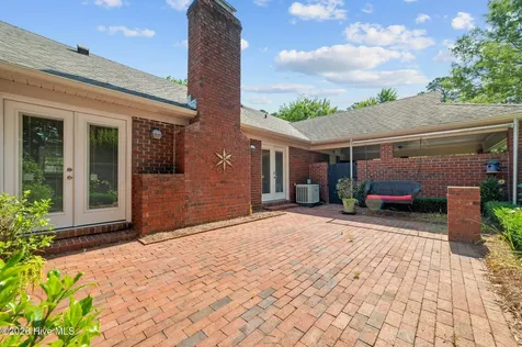 809 Greenbriar Road Kinston NC 28501