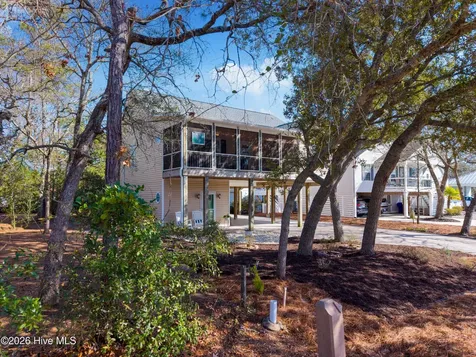 104 NE 21st Street Oak Island NC 28465
