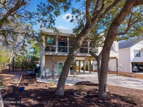 104 NE 21st Street Oak Island NC 28465