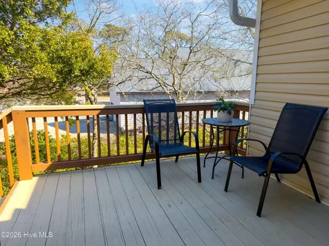 104 NE 21st Street Oak Island NC 28465