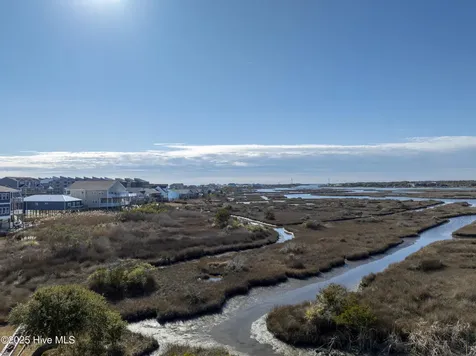 320 Bay Circle North Topsail Beach NC 28460
