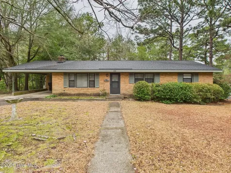 550 N Leak Street Southern Pines NC 28387