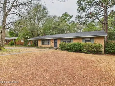 550 N Leak Street Southern Pines NC 28387