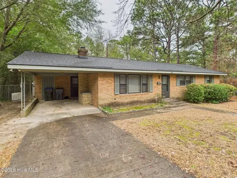 550 N Leak Street Southern Pines NC 28387