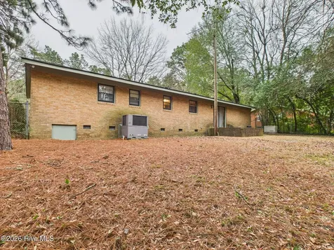 550 N Leak Street Southern Pines NC 28387