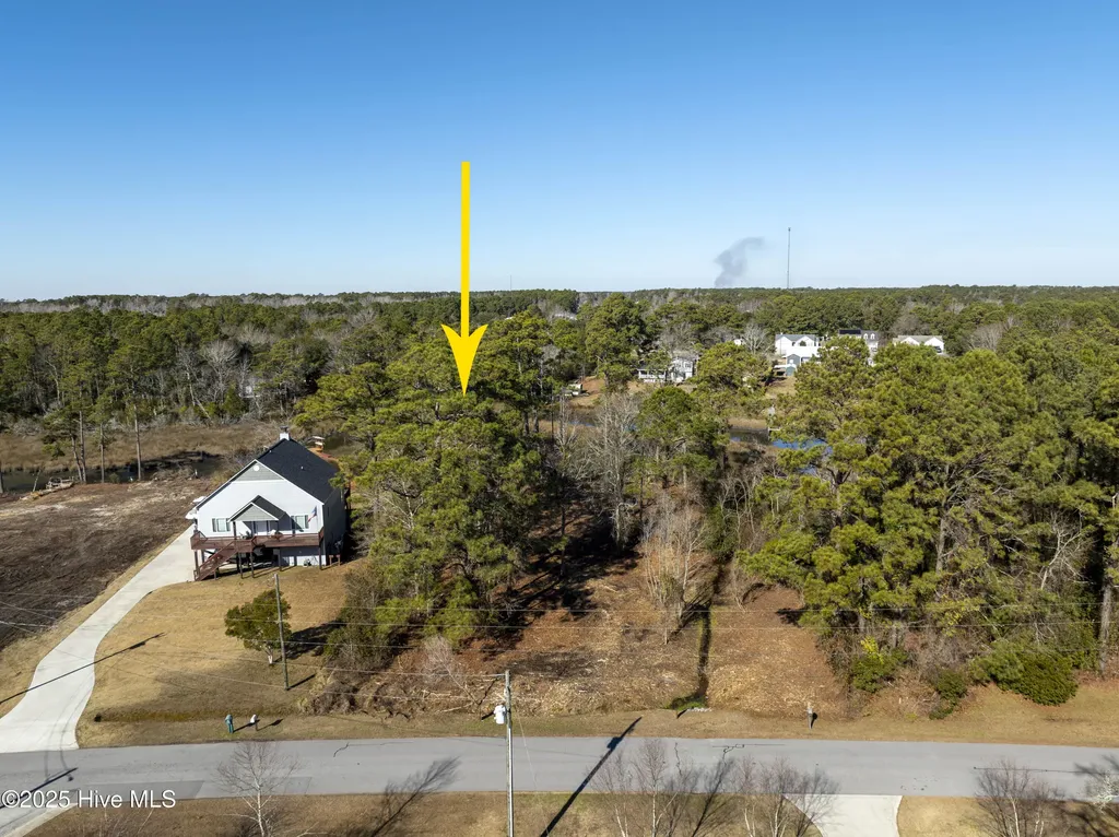 327 Chadwick Shores Drive Sneads Ferry NC 28460