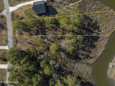 327 Chadwick Shores Drive Sneads Ferry NC 28460