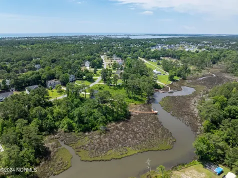 327 Chadwick Shores Drive Sneads Ferry NC 28460