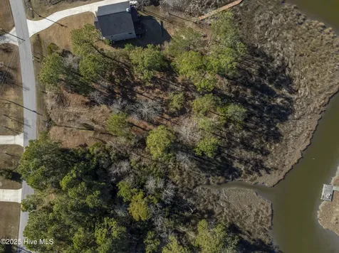 327 Chadwick Shores Drive Sneads Ferry NC 28460
