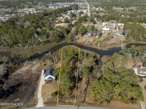 327 Chadwick Shores Drive Sneads Ferry NC 28460