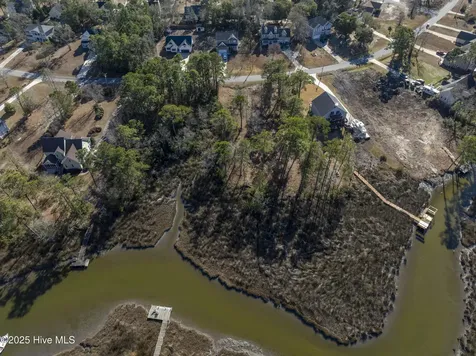 327 Chadwick Shores Drive Sneads Ferry NC 28460
