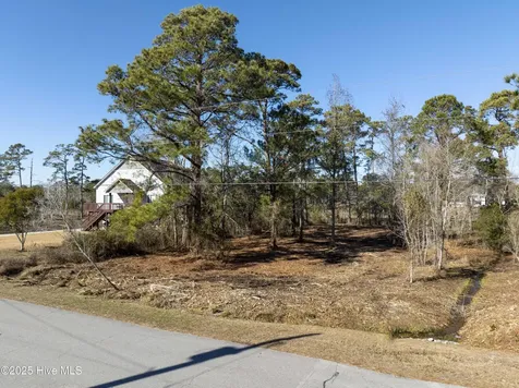 327 Chadwick Shores Drive Sneads Ferry NC 28460