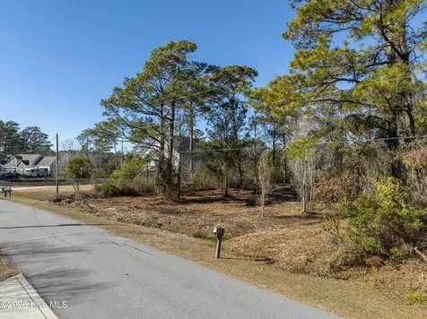 327 Chadwick Shores Drive Sneads Ferry NC 28460