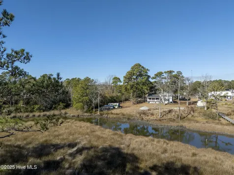 327 Chadwick Shores Drive Sneads Ferry NC 28460