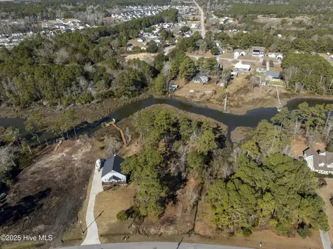 327 Chadwick Shores Drive Sneads Ferry NC 28460
