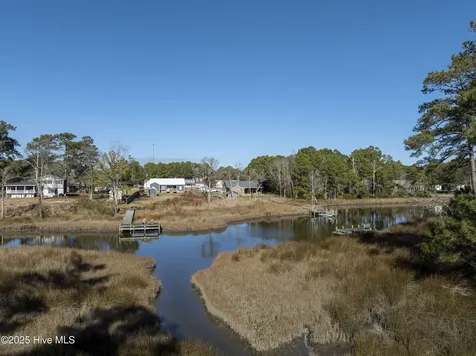 327 Chadwick Shores Drive Sneads Ferry NC 28460