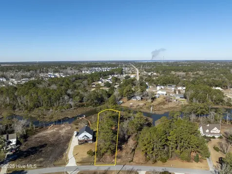327 Chadwick Shores Drive Sneads Ferry NC 28460