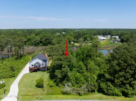 327 Chadwick Shores Drive Sneads Ferry NC 28460