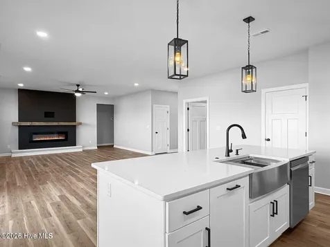 305 Spinnaker Street Elizabeth City NC 27909