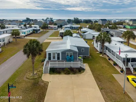 201 Snow Goose Lane Newport NC 28570