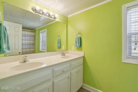 201 Snow Goose Lane Newport NC 28570