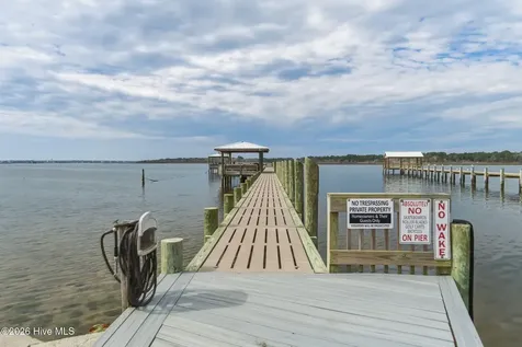 201 Snow Goose Lane Newport NC 28570