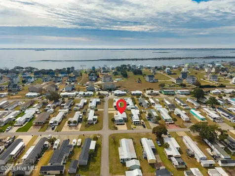 201 Snow Goose Lane Newport NC 28570