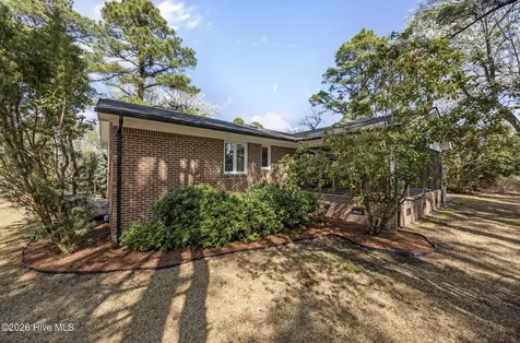 1206 Crows Nest Court New Bern NC 28560