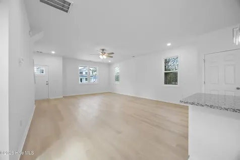 709 W Hayes Street Burgaw NC 28425
