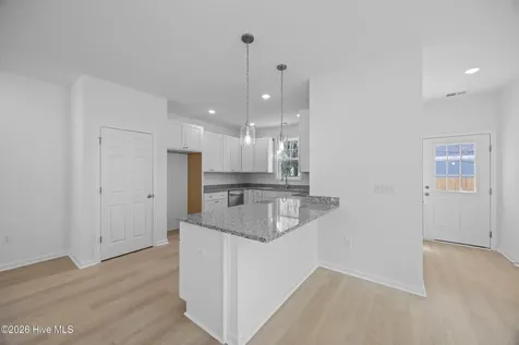 709 W Hayes Street Burgaw NC 28425