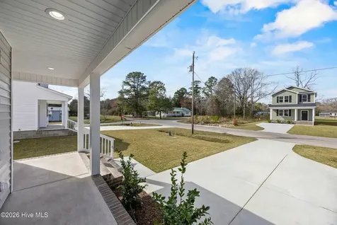 709 W Hayes Street Burgaw NC 28425