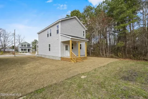 709 W Hayes Street Burgaw NC 28425