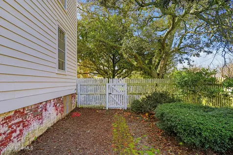 819 Broad Street Beaufort NC 28516