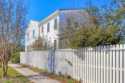 819 Broad Street Beaufort NC 28516