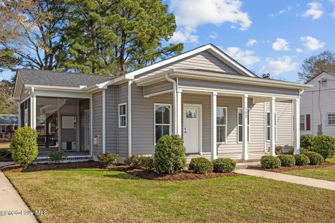 102 E Purvis Street Robersonville NC 27871