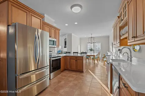 2208 Evans Street Morehead City NC 28557