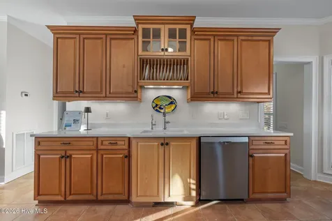 2208 Evans Street Morehead City NC 28557