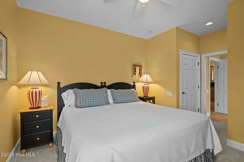 2208 Evans Street Morehead City NC 28557