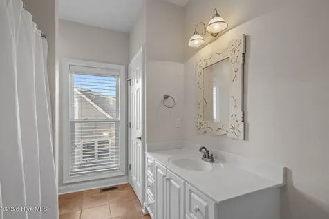 2208 Evans Street Morehead City NC 28557